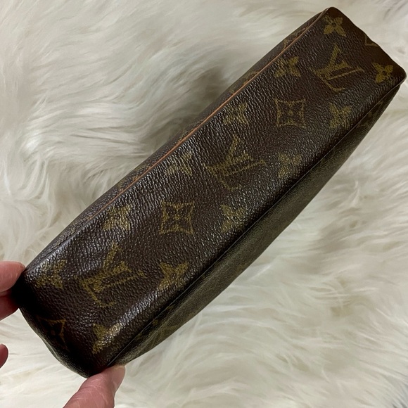 Authentic Louis Vuitton Monogram Compiegne 23 Clutch Bag - Picture 9 of 15